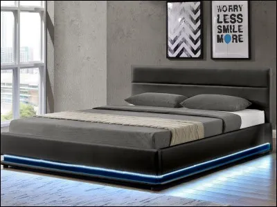 "T'empêches tout le monde de dormir" est un film interprété par Daniel Auteuil.