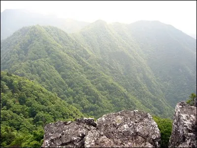 Comme son nom peut le suggérer, le Mont Ōmine (et non Ōminettes !) est interdit aux femmes depuis toujours. Où se trouve-t-il et qu'y pratique-t-on ?