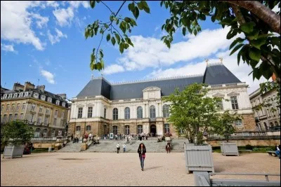 Sur cette photo, on peut voir le Parlement de Bretagne &agrave; Rennes.