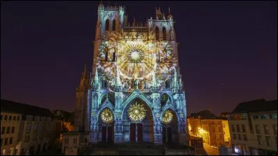 Dans l'uvre de Victor Hugo, qui est sauvé de la pendaison grâce à Esmeralda qui accepte de l'épouser ?