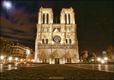On complète la chanson "Belle" : 
O Notre-Dame !
Oh ! laisse-moi rien qu'une fois...