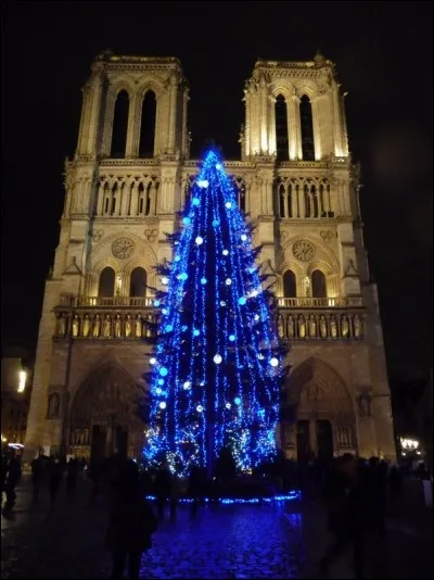 À qui cette cathédrale mythique a-t-elle inspiré un des plus beaux romans de notre Histoire ?
