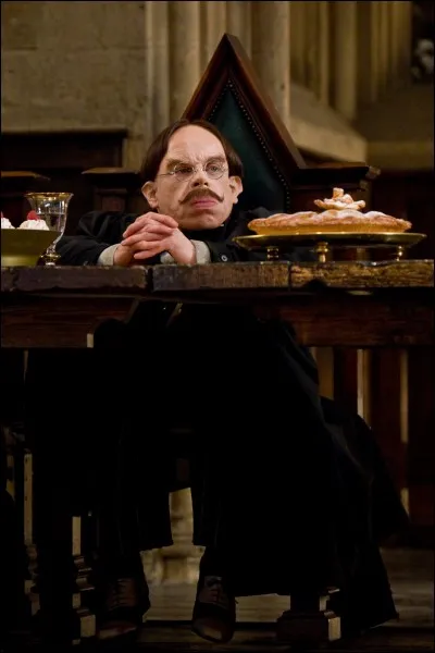 Quel est le nom complet de Flitwick