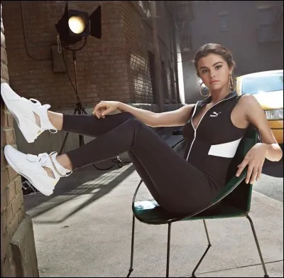 Avec qui a-t-elle créé sa propre collection ?