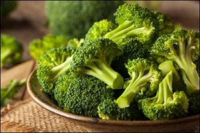 Quelle herbe contient plus de vitamine E que le brocoli ?