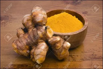 De quelle manière le goût du curcuma est-il affecté par la cuisson ?