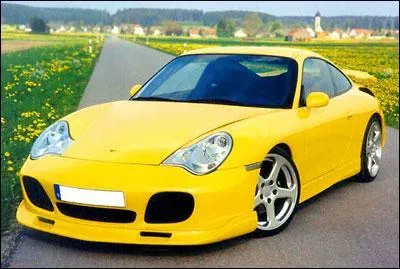 Quelle est la marque de cette voiture ?