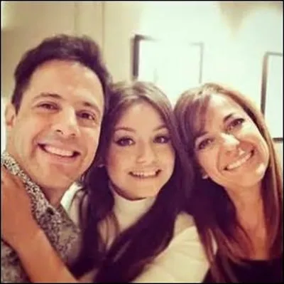 Quels sont les prénoms des parents adoptifs de Luna ?