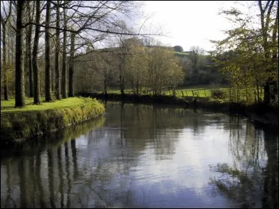 Quel fleuve côtier de 88 km traverse le Pas-de-Calais ?