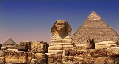 Quelle est cette créature mythologique faite de calcaire qu' on peut trouver à Gizeh en Egypte ?