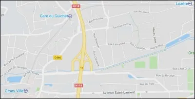 Le matin faut aller piétiner 
Devant les ... de la main d'uvre 
L'après-midi solliciter
Le cur des punaises des bonnes uvres 
Ma mère elle était toute paumée 
Sans ses lapins et ses couvées
Et puis pour voir essayez donc 
Sans fric de remplir cinq ...