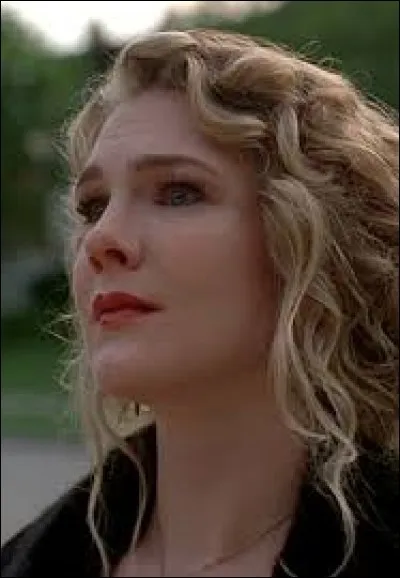 Qui interprète Nora ?