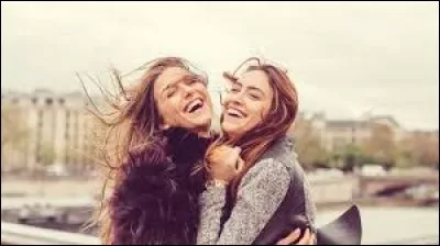 Si tu devais choisir entre sortir en famille pour se balader ou aller boire un café avec ton ami(e), que ferais-tu ?