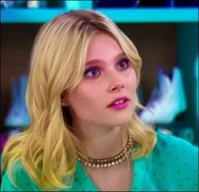 &Aacute;mbre est la filleule de :