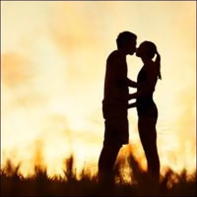 Betty est en couple avec...