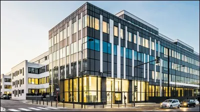 Veronica est propriétaire de / d...