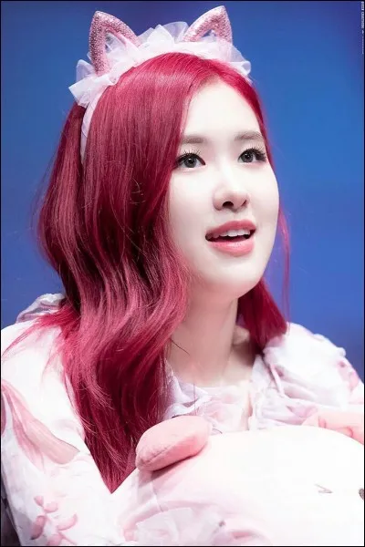 Qui est l'amie de Nae Young de Twice ?