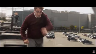 Contre qui Captain Marvel a-t-il une course-poursuite ?