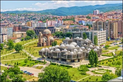 Lequel de ces pays a pour capitale Pristina ?