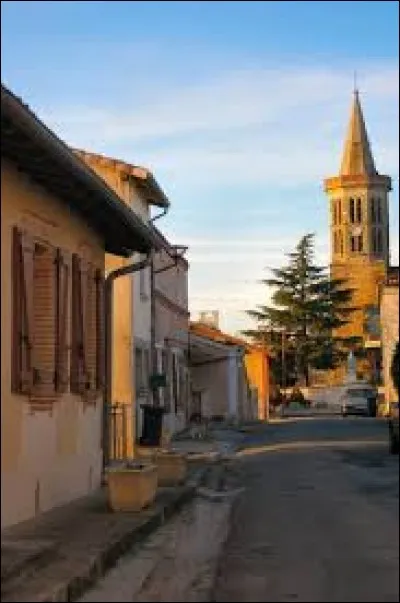Petit tour dans le Quercy, &agrave; Mirabel. Village de l'ancienne r&eacute;gion Midi-Pyr&eacute;n&eacute;es, il se situe dans le d&eacute;partement ...
