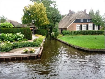 Au Monopoly, à combien de maisons un hôtel équivaut-il ?