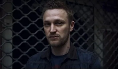 Comment se surnomme son ami mais aussi le beatmaker qui l'accompagne ?