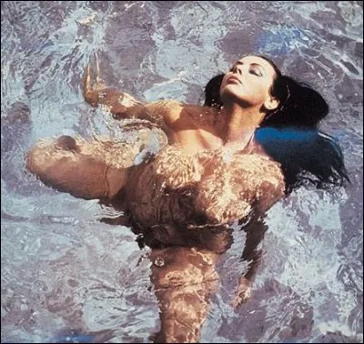 Apercevant l'épouse d'un de ces généraux faisant ses ablutions, le roi d'Israël David en tomba amoureux immédiatement. Qui est-elle ?