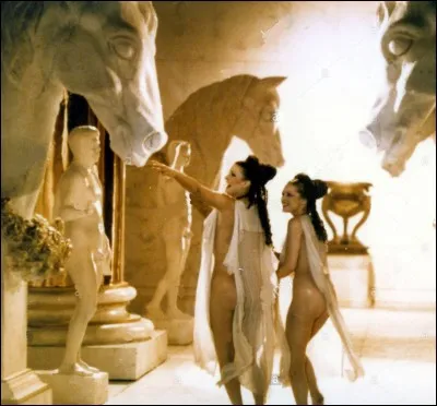 Quel empereur romain aurait eu des relations incestueuses avec ses soeurs Drusilia et Livilla ?