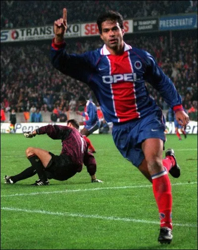 Quel était le surnom de Rai ?