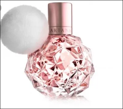 Comment s'appelle son premier parfum ?