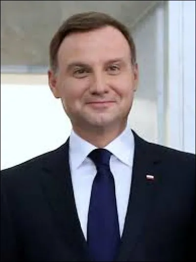 Justement, la Pologne a élu son président de la République pour 5 ans mais comment s'appelle-t-il ?