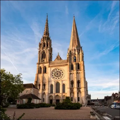 Dans quelle ville peut-on voir cette cathédrale ?