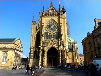 Dans quelle ville peut-on admirer cette cathédrale ?