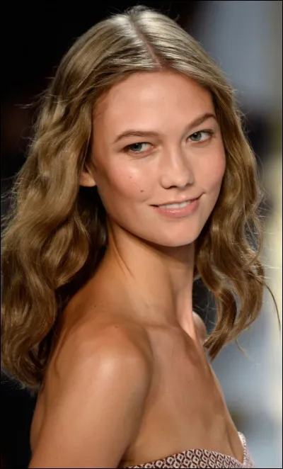 Quel est le nom de ce mannequin ?