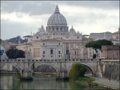 Quel est le nom en italien du Tibre, fleuve traversant Rome ?