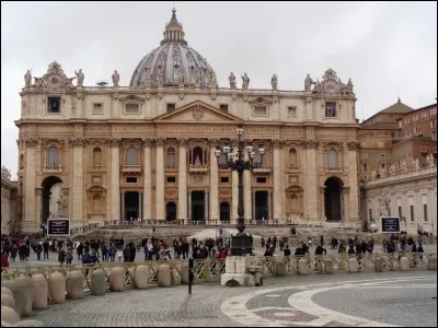 Voici la principale basilique de Rome. Quel est son nom ?