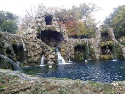 Quel est le système politique de l'État du Vatican ?