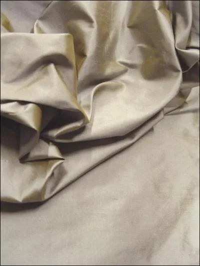 La soie a t dcouverte par les ...