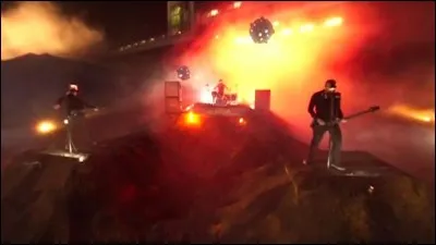 Quelle chanson est disponible sur YouTube en réalité virtuelle ?