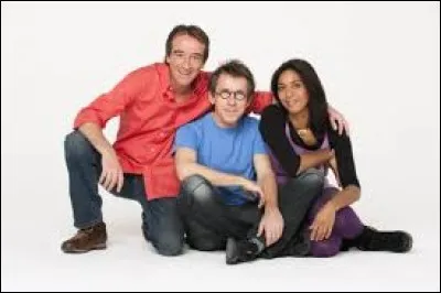 Qui étaient ses deux co-animateurs dans l'émission évoquée à la question précédente ?