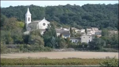Nous sommes en Occitanie, à Saint-Just-et-Vacquières. Commune de l'agglomération d'Alès, elle se situe dans le département ...
