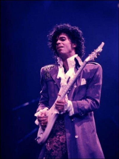 Prince a chanté ''Purple Rain''. De quel type de musique le groupe Deep Purple fut-il un des pionniers ?