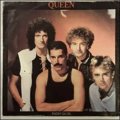 Queen a sorti ''Radio Ga Ga''. En 2018, quel film musical Bradley Cooper a-t-il choisi pour sa premi&egrave;re r&eacute;alisation, en faisant un remake avec Lady Gaga en t&ecirc;te d'affiche ?