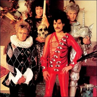 ''It's a Hard Life'' est un titre de Queen. Quel pr&eacute;sentateur cr&eacute;a ''Le Journal du hard'' avant de publier ''Le Livre des pourquoi'' et ''Le Dico des paradoxes'' ?