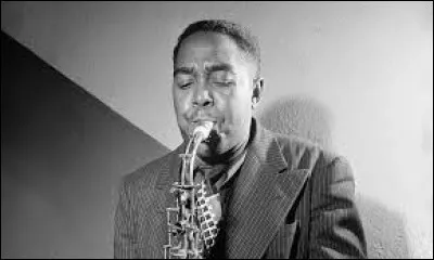 Qui a jou&eacute; le r&ocirc;le de Charlie Parker dans le film de 1988 : "Bird" ?