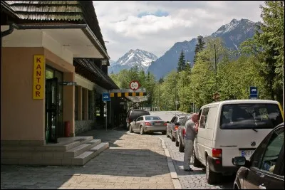 Le pays a des frontières avec la Pologne, l'Ukraine, la Hongrie et l'Autriche.