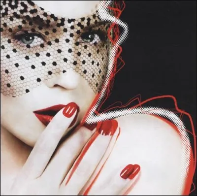 Quelle chanteuse a sorti l'album "X" en 2007 ?