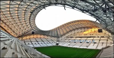 Lequel de ces stades correspond au Stade Vélodrome de Marseille ?