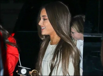 Son nom complet est :