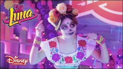 Dans la saison 3, il y a une fête :